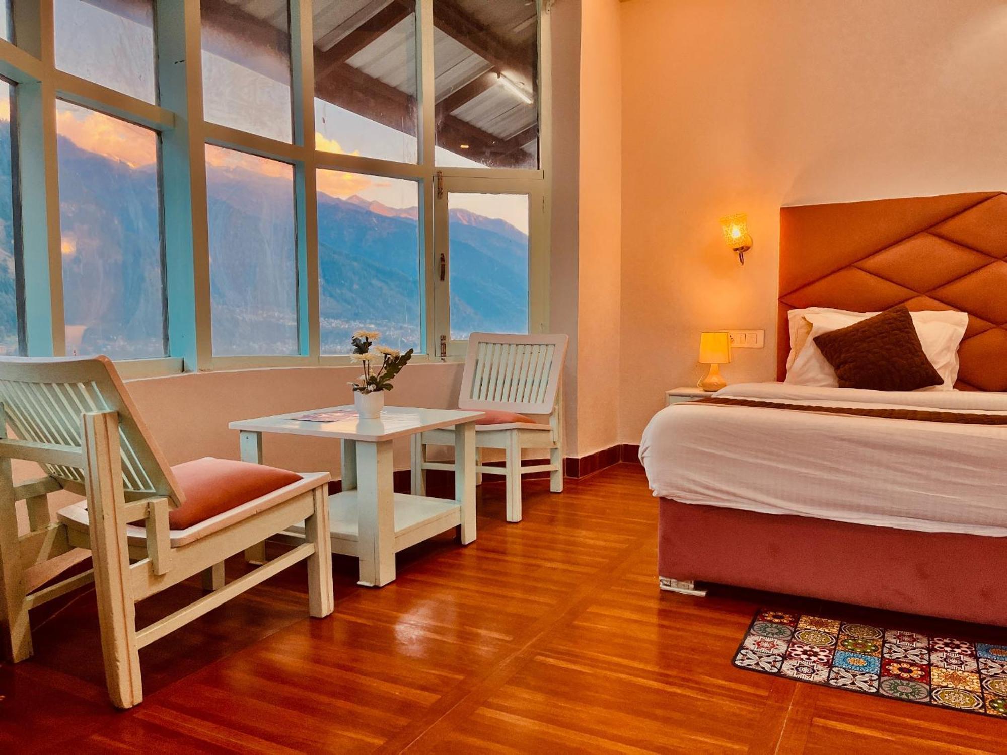 Hadimba Hill View By Hadimba Palace, Manali - Premium Room ! Family Hotel ! Parking ! Near Hadimba Temple Экстерьер фото