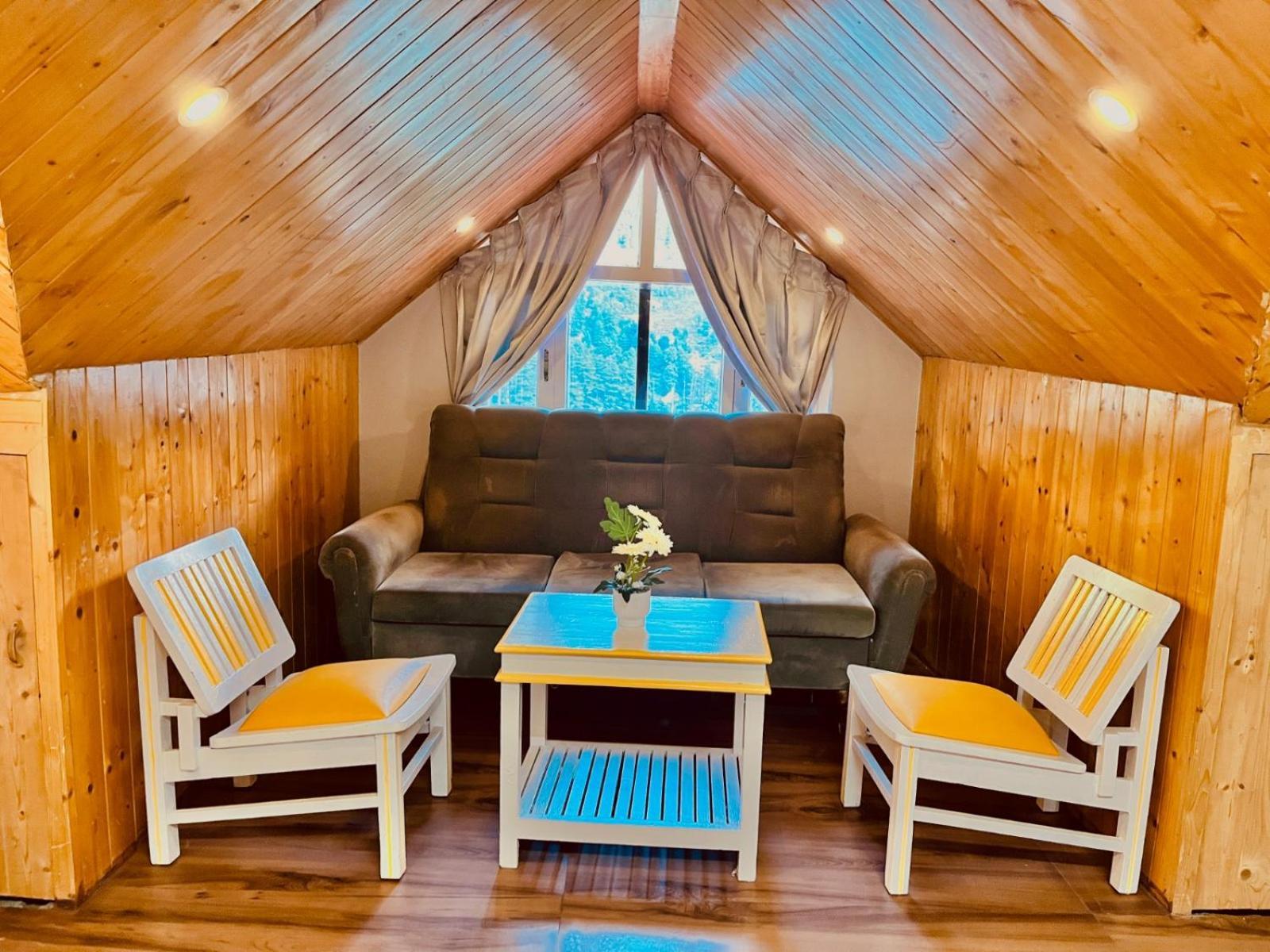 Hadimba Hill View By Hadimba Palace, Manali - Premium Room ! Family Hotel ! Parking ! Near Hadimba Temple Экстерьер фото