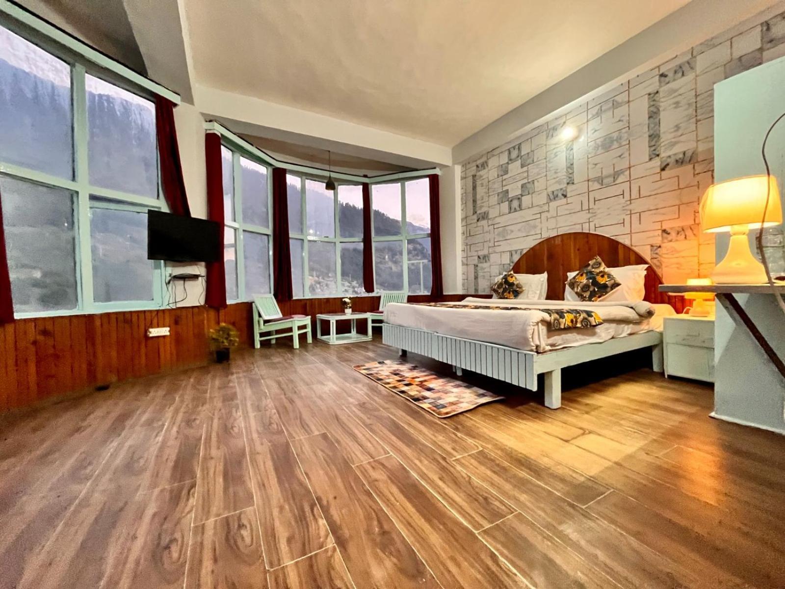 Hadimba Hill View By Hadimba Palace, Manali - Premium Room ! Family Hotel ! Parking ! Near Hadimba Temple Экстерьер фото