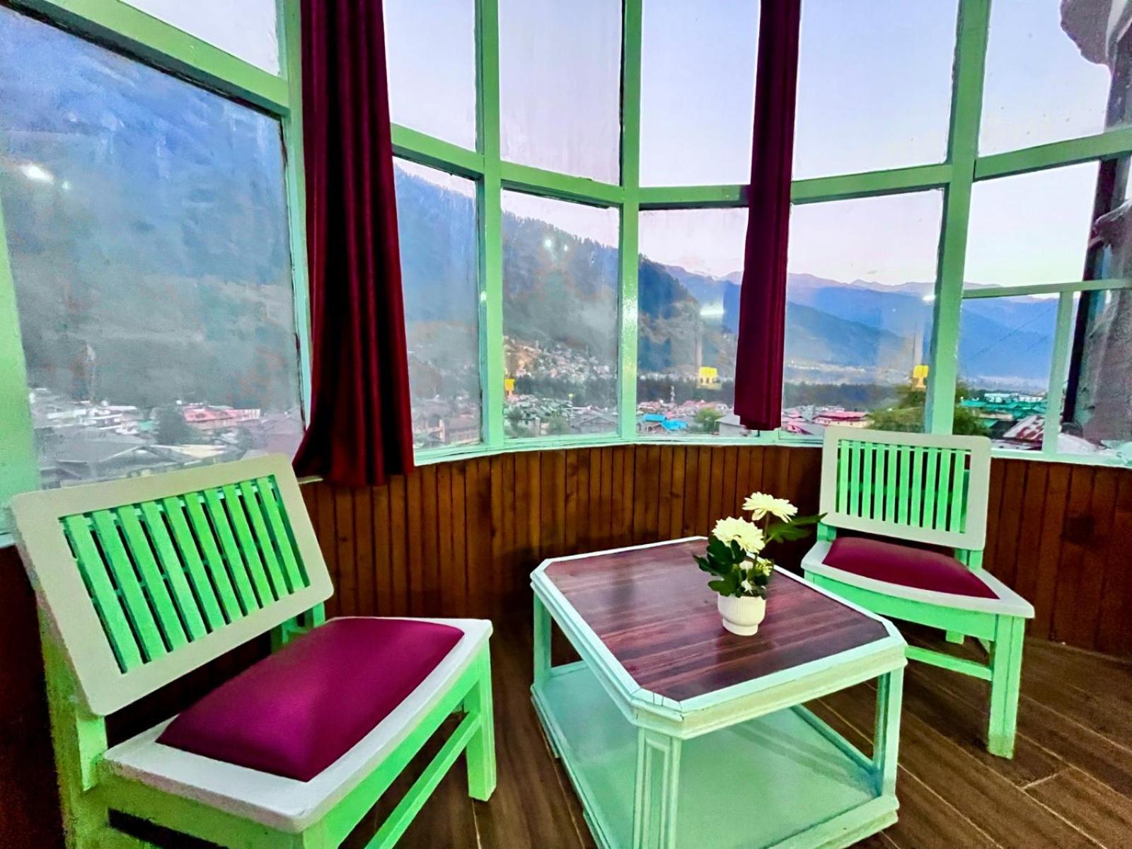 Hadimba Hill View By Hadimba Palace, Manali - Premium Room ! Family Hotel ! Parking ! Near Hadimba Temple Экстерьер фото