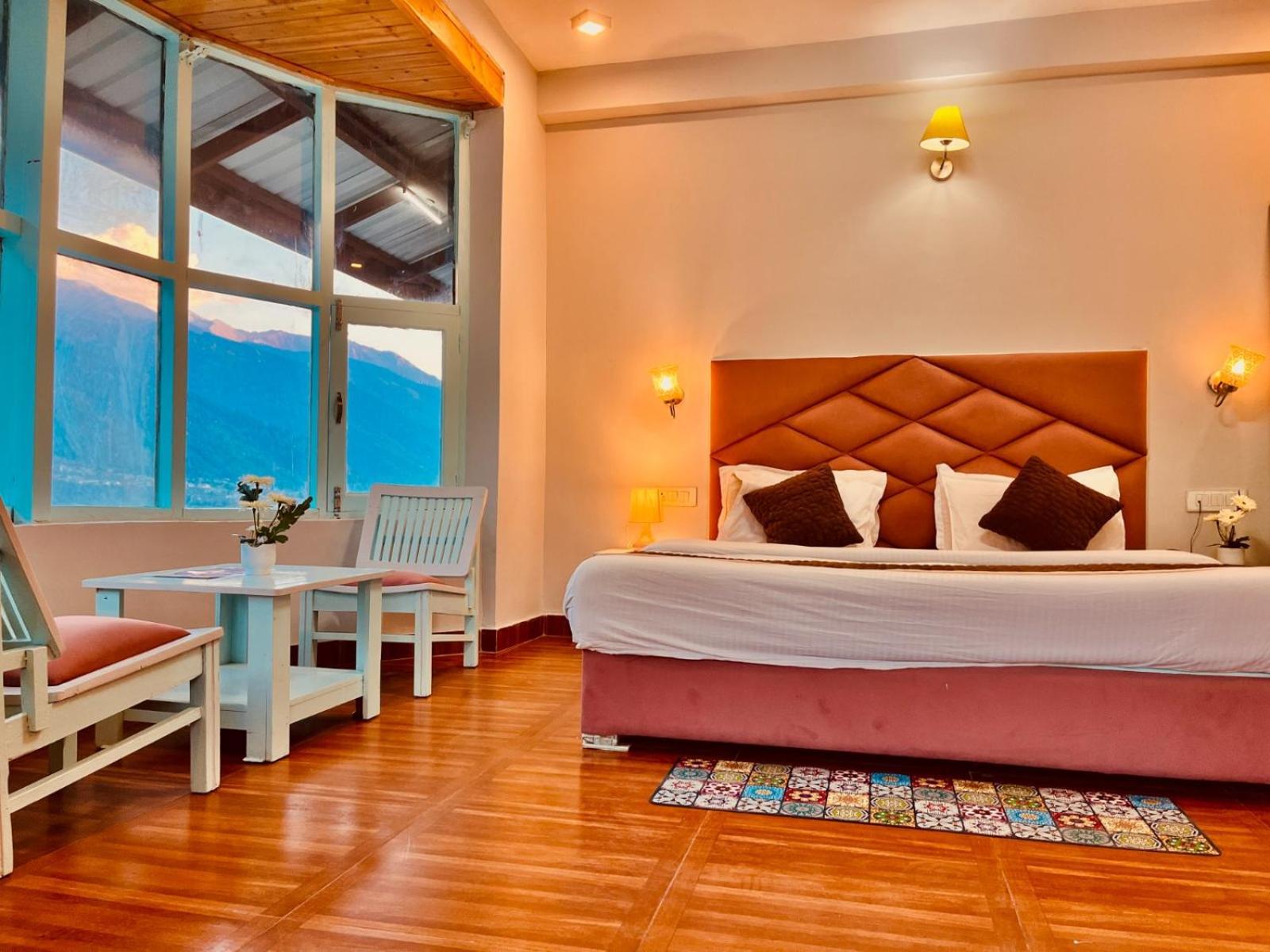 Hadimba Hill View By Hadimba Palace, Manali - Premium Room ! Family Hotel ! Parking ! Near Hadimba Temple Экстерьер фото
